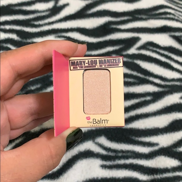 Makeup Bundle - Picture 7 of 8